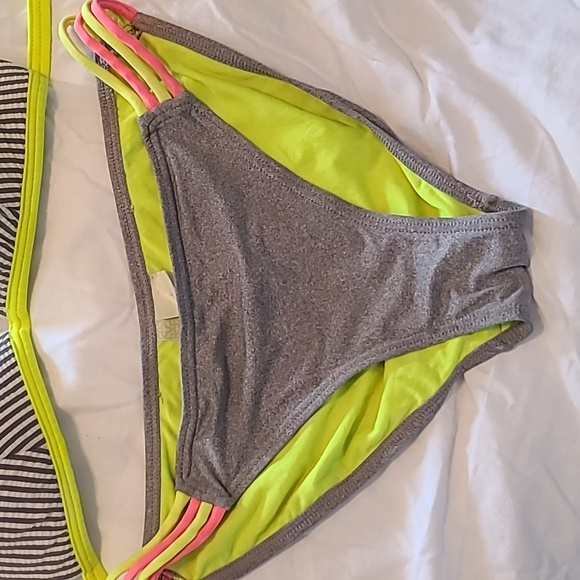 Gb bikini large - Picture 2 of 5